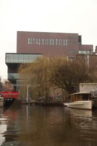 /image.axd?picture=/2012/3/2012-03-14 Amsterdam/mini/7 Canal Boat tour (02b) Melkweg from the canal.jpg