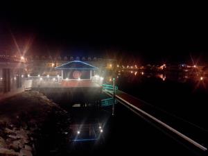 /image.axd?picture=/2014/10/2013-10-30 Back/mini/Night Lights (1).jpg